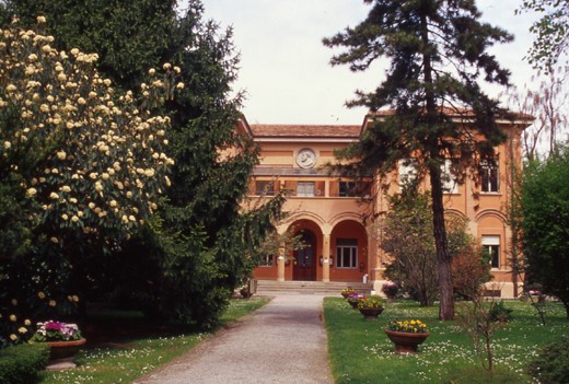Porzione di giardino dell'Orto Botanico ed Erbario di Bologna