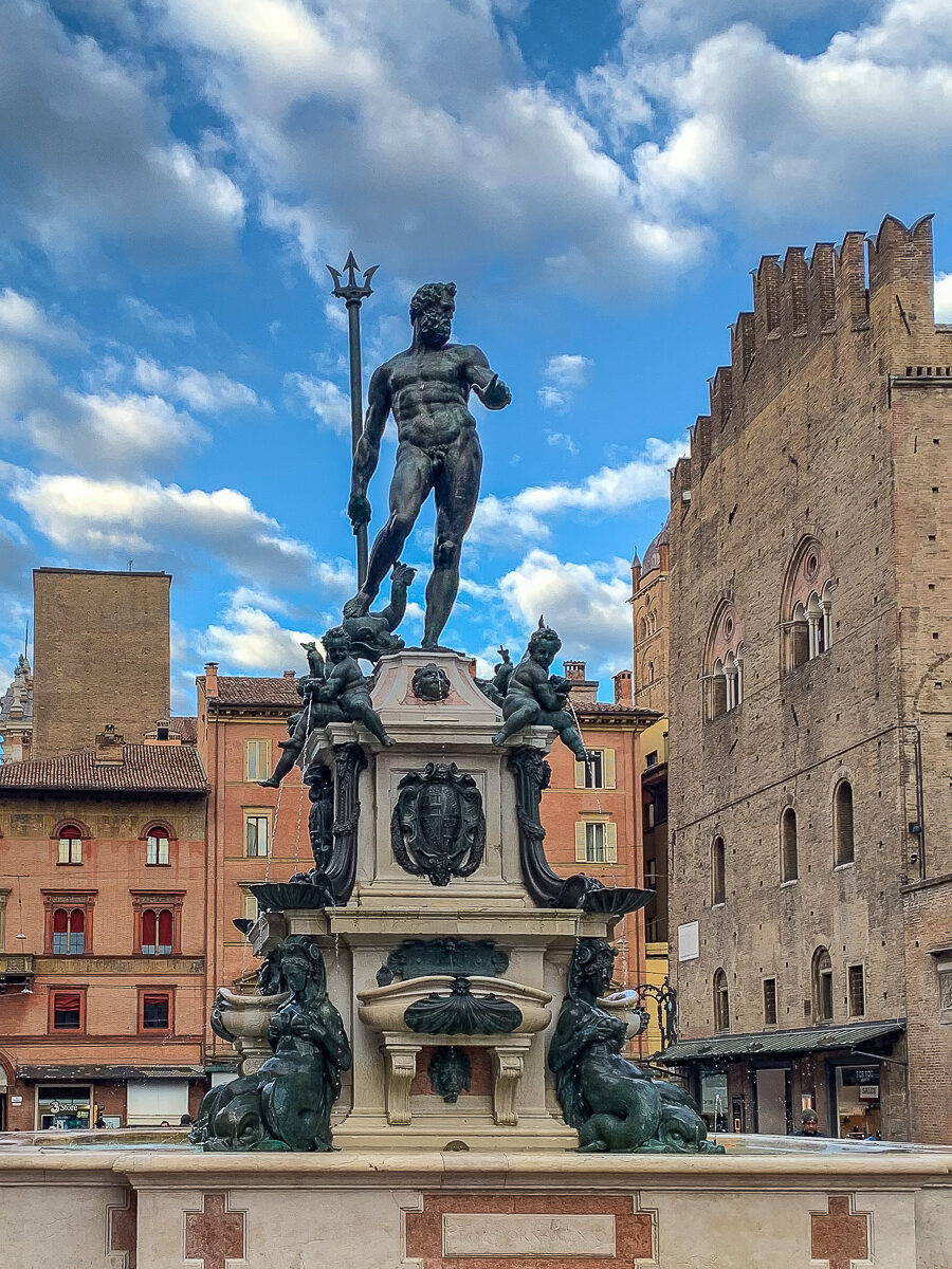 Fontana del Nettuno a Bologna.