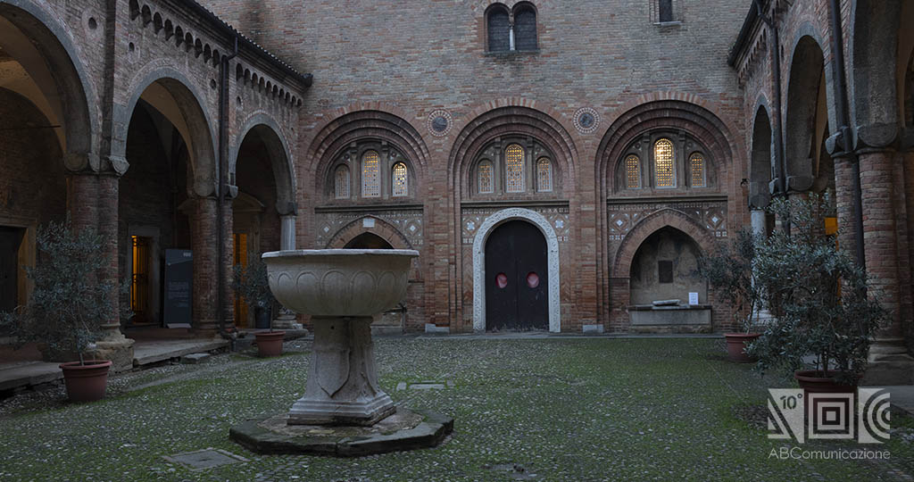 Pilato Courtyard,  Santo Stefano Church, Santo Stefano Chruch Bologna, Bologna, Santo Stefano Bologna, 