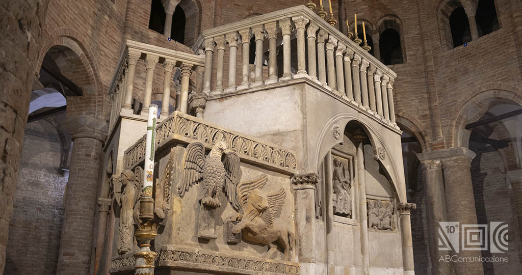 tomb of Santo Stefano Church, Santo Stefano Chruch Bologna, Bologna, Santo Stefano Bologna, 